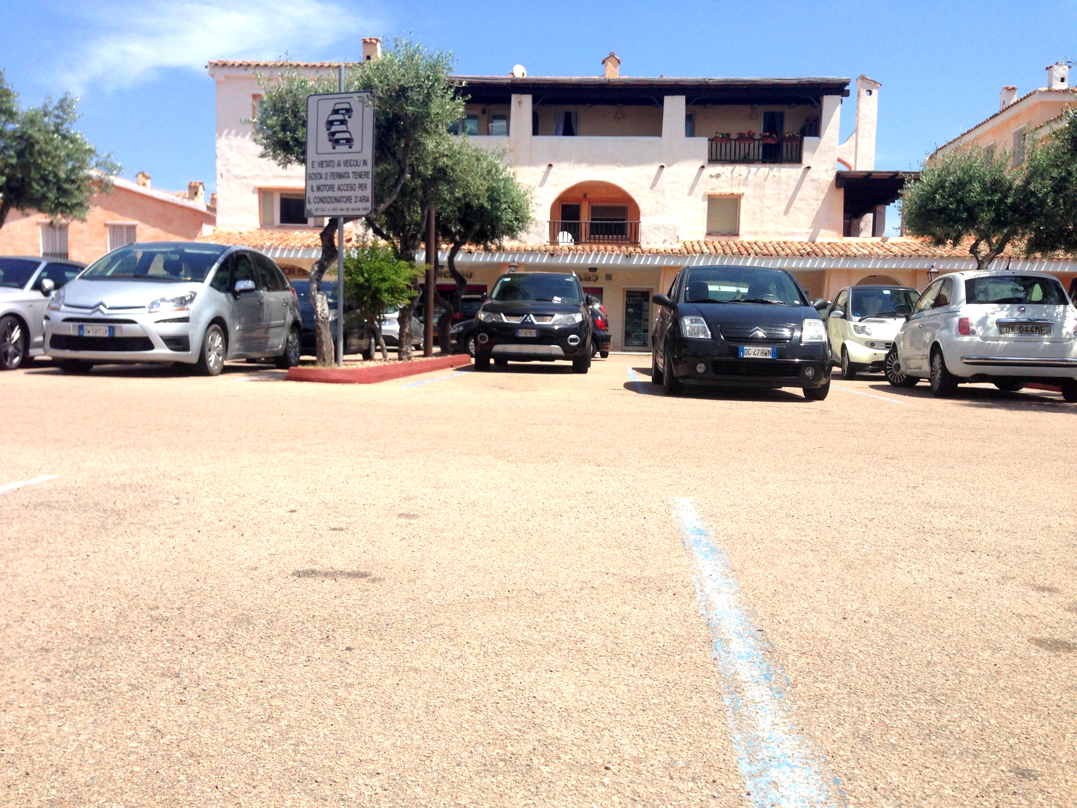 Parking piazzetta degli ulivi Porto Cervo